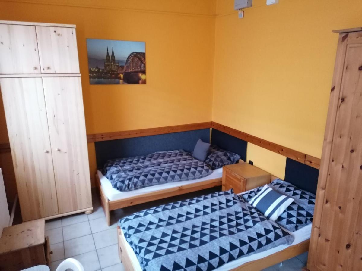 COLLINGO Belvárosi Szállás Kazincbarcika Esterno foto