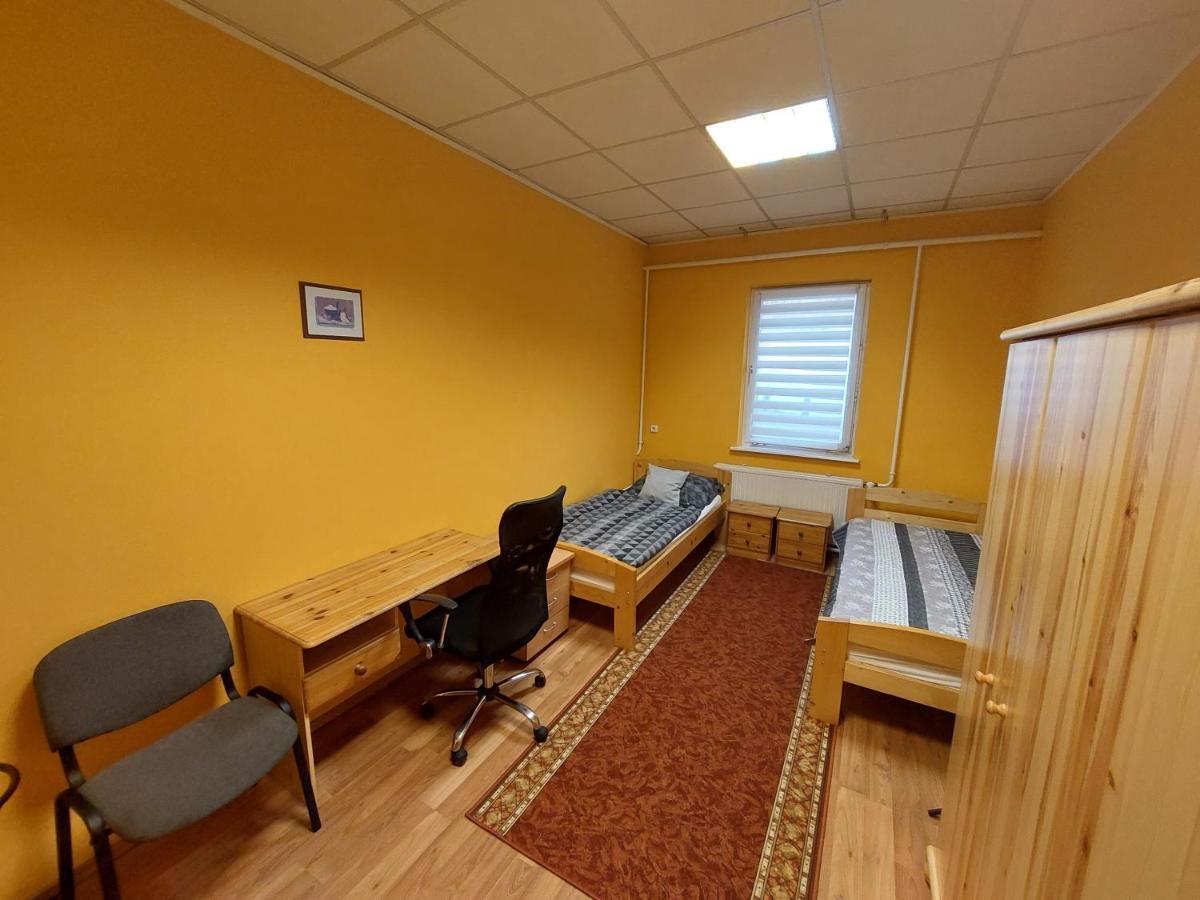 COLLINGO Belvárosi Szállás Kazincbarcika Esterno foto