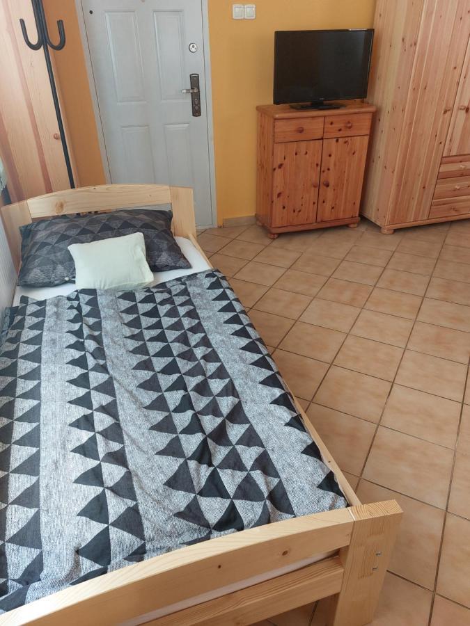 COLLINGO Belvárosi Szállás Kazincbarcika Esterno foto